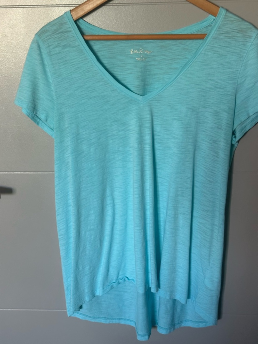 Lilly Pulitzer Aqua V‑Neck Short Sleeve Tee